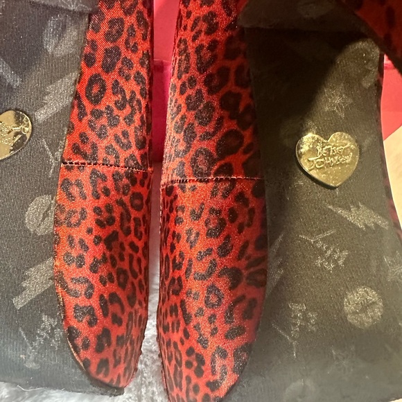 Red and black leopard print Betsy Johnson majestee heels - Picture 7 of 9